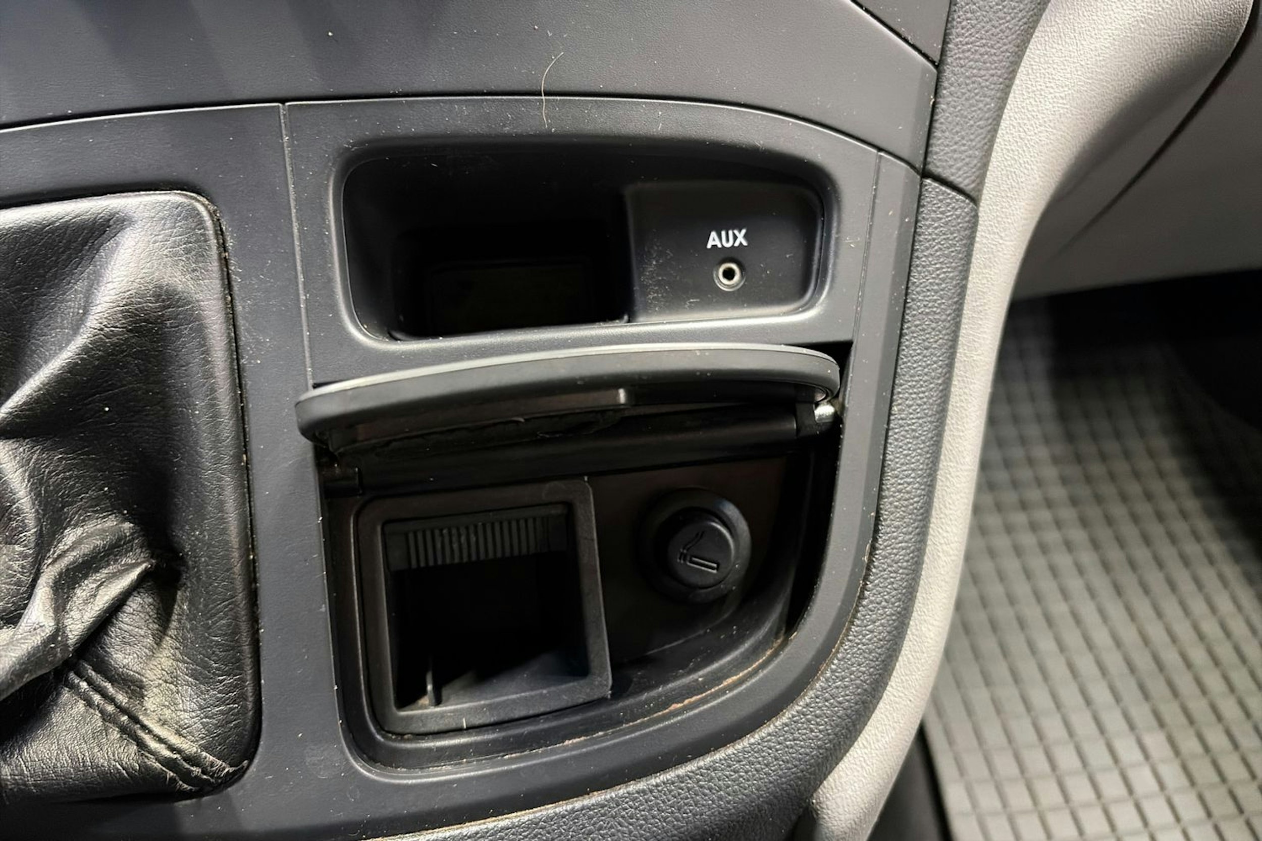 sininen Hyundai H-1 2010 kuva 23.