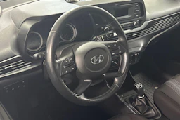 Valkoinen Hyundai i20 2022 kuva 3.