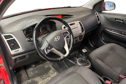 Punainen Hyundai i20 2009 kuva 3.