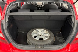 Punainen Hyundai i20 2009 kuva 13.