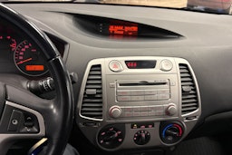 Punainen Hyundai i20 2009 kuva 15.