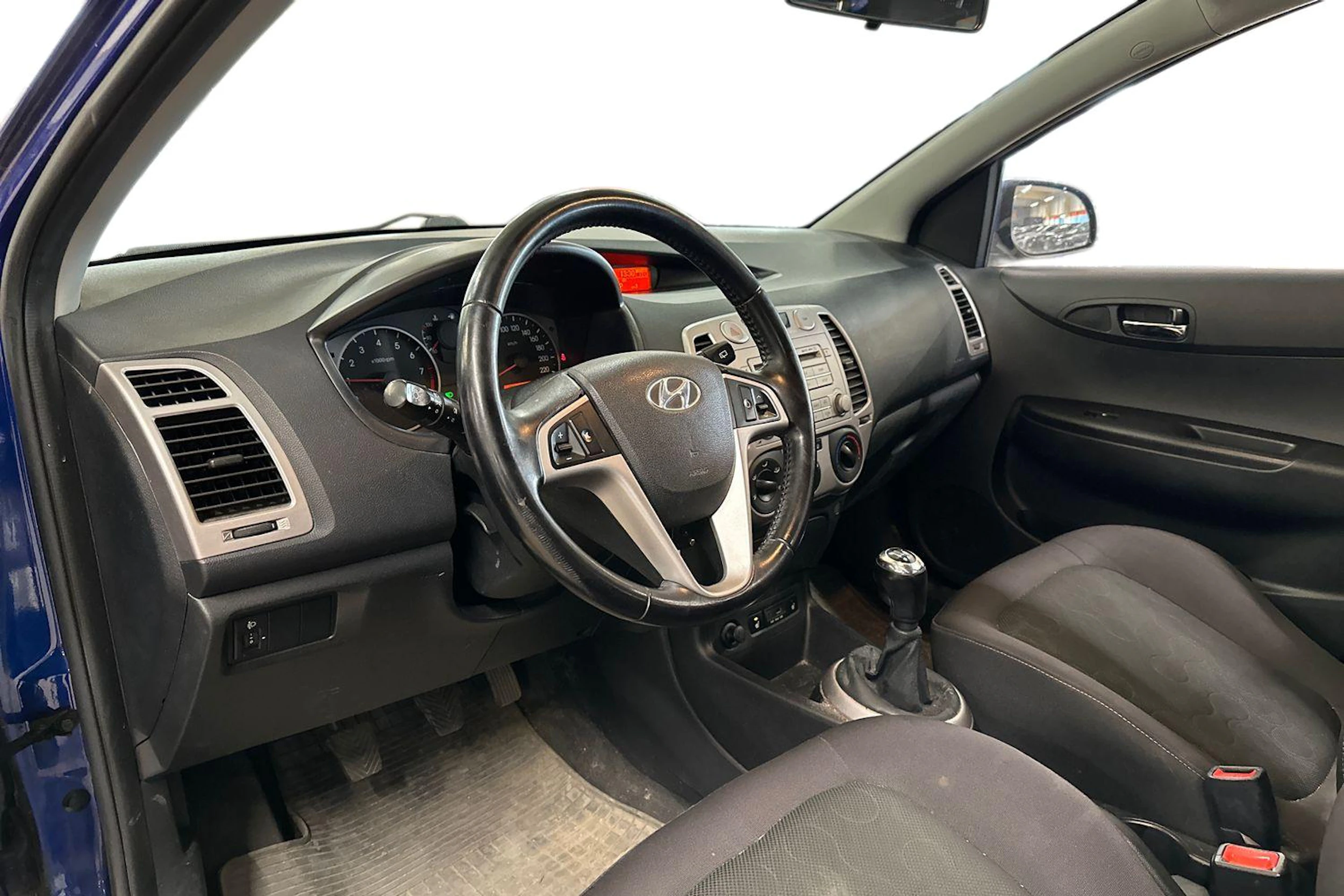 sininen Hyundai i20 2010 kuva 3.