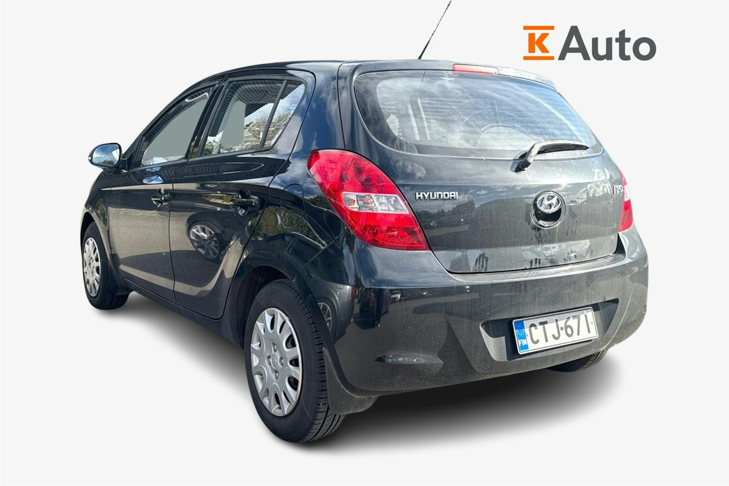 Musta Hyundai i20 2011 kuva 2.