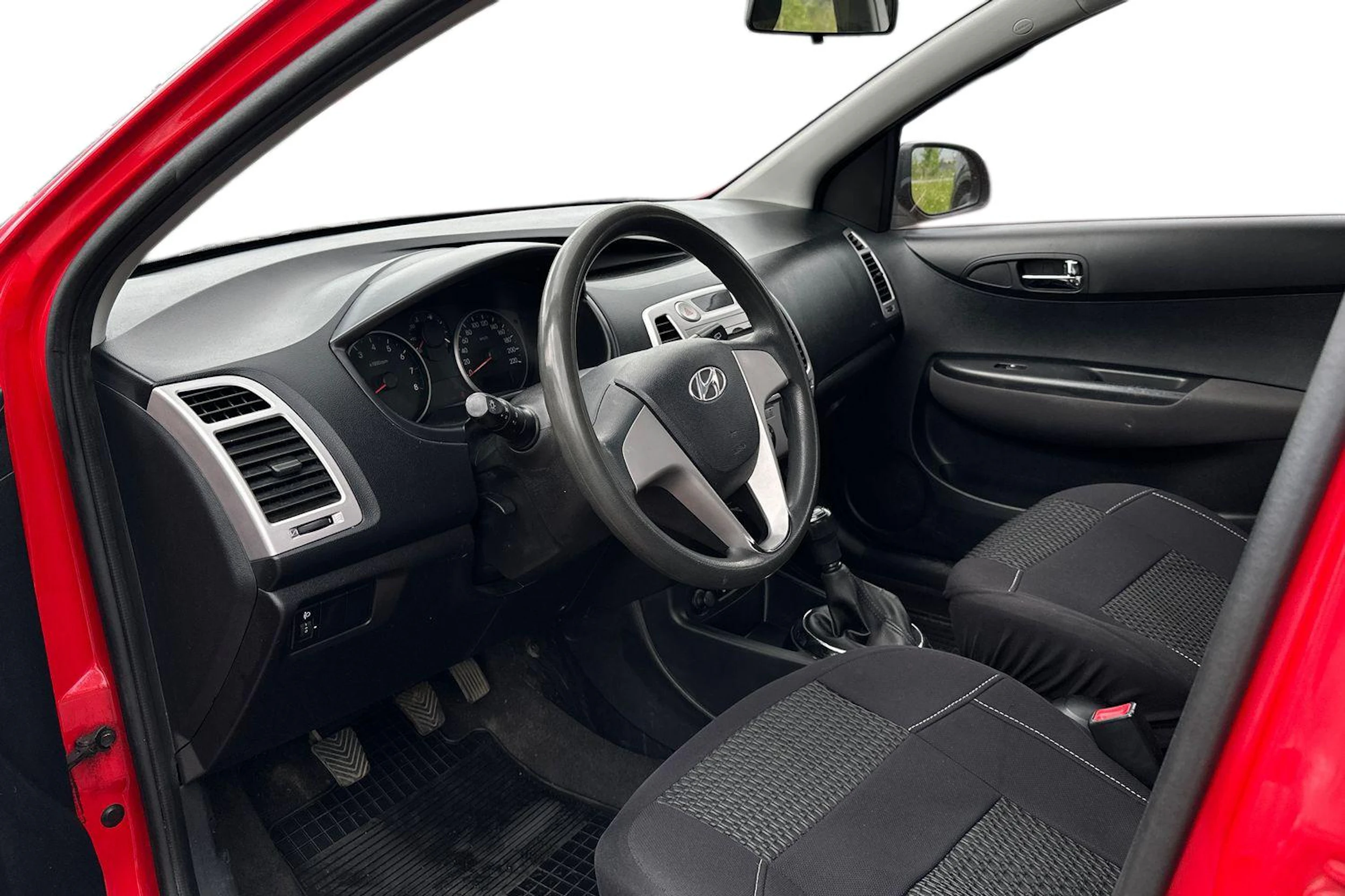 Punainen Hyundai i20 2012 kuva 3.