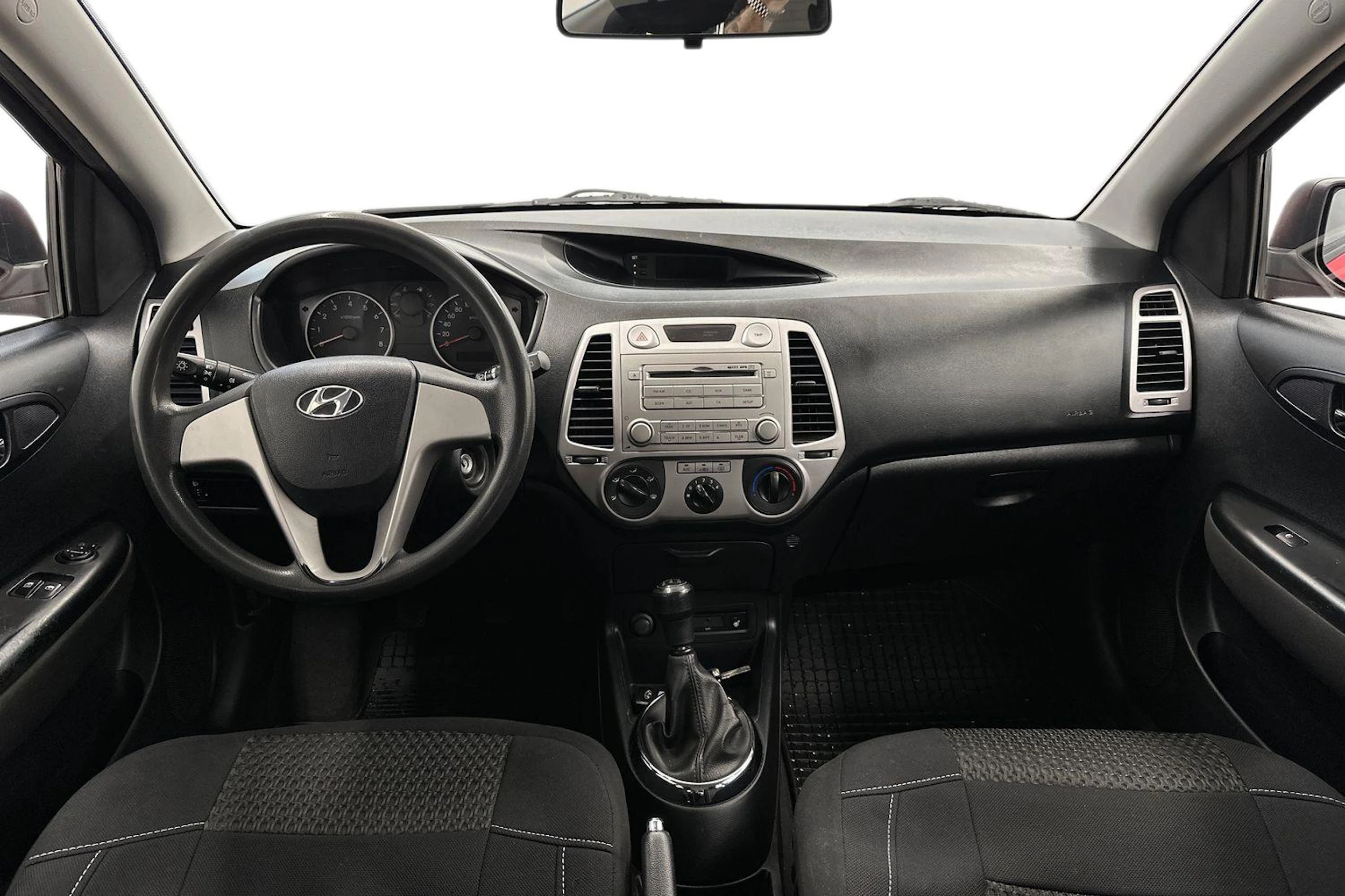 Punainen Hyundai i20 2012 kuva 7.