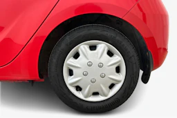 Punainen Hyundai i20 2012 kuva 9.