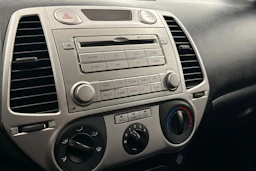 Punainen Hyundai i20 2012 kuva 14.