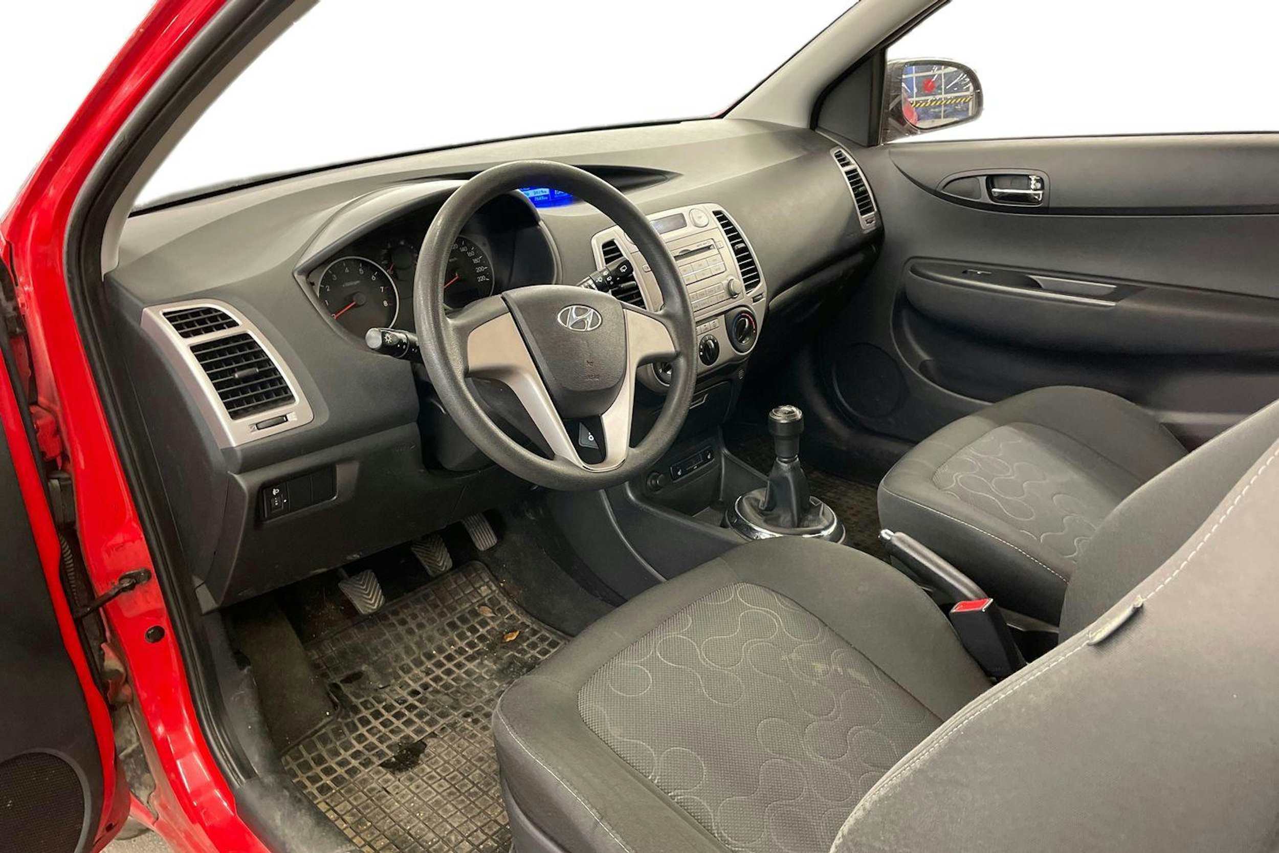 punainen Hyundai i20 2012 kuva 3.