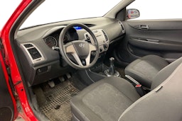 punainen Hyundai i20 2012 kuva 3.