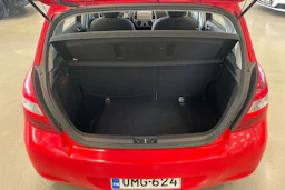 punainen Hyundai i20 2012 kuva 17.