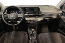 Valkoinen Hyundai i20 2022 kuva 9.