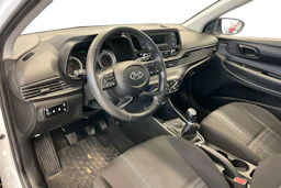 Valkoinen Hyundai i20 2022 kuva 8.