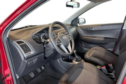 Punainen Hyundai i20 5d 2014 kuva 6.