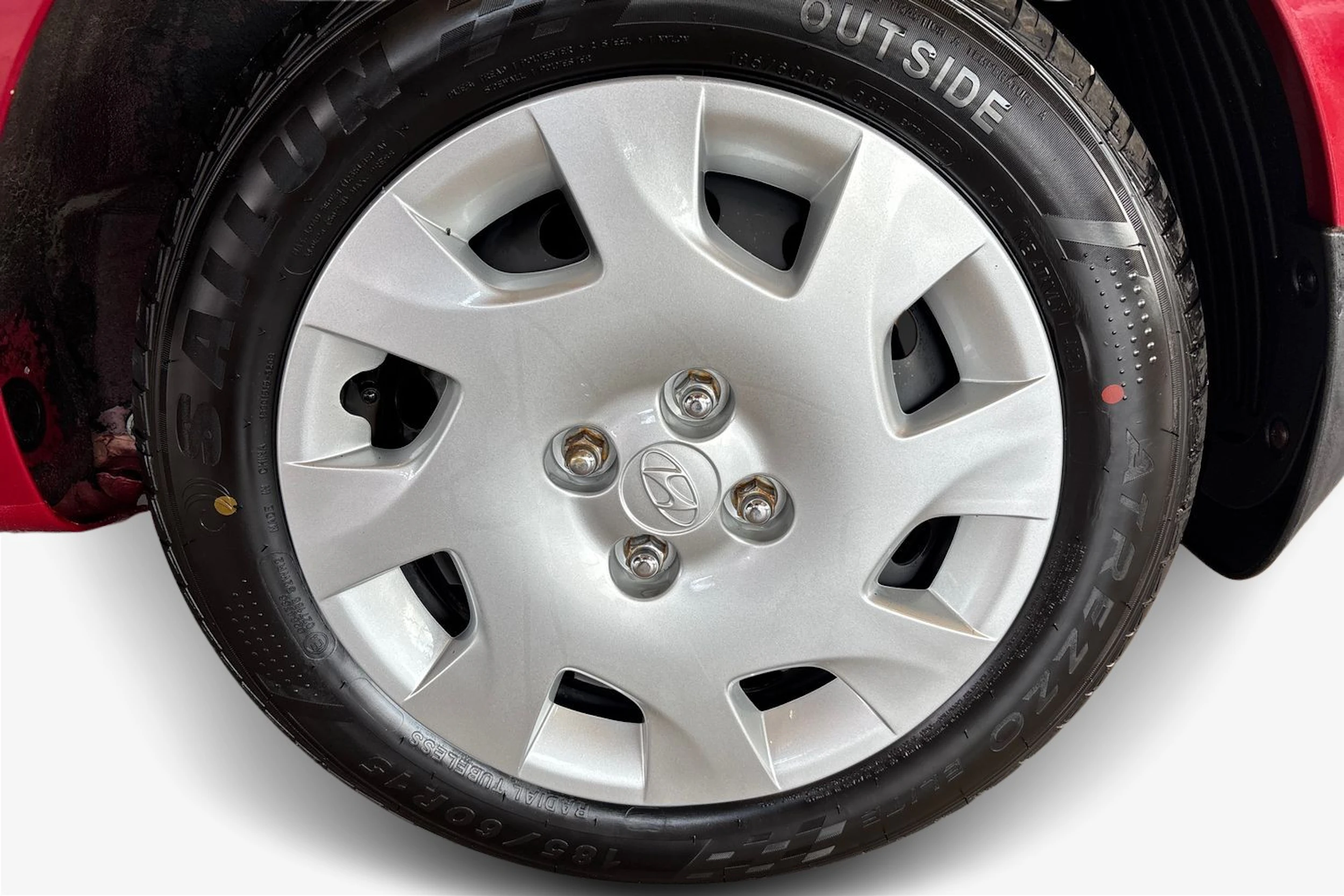 Punainen Hyundai i20 5d 2014 kuva 9.