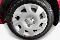 Punainen Hyundai i20 5d 2014 kuva 9.
