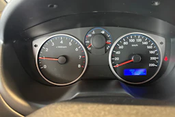 Punainen Hyundai i20 5d 2014 kuva 11.