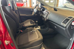 Punainen Hyundai i20 5d 2014 kuva 16.