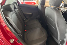 Punainen Hyundai i20 5d 2014 kuva 17.