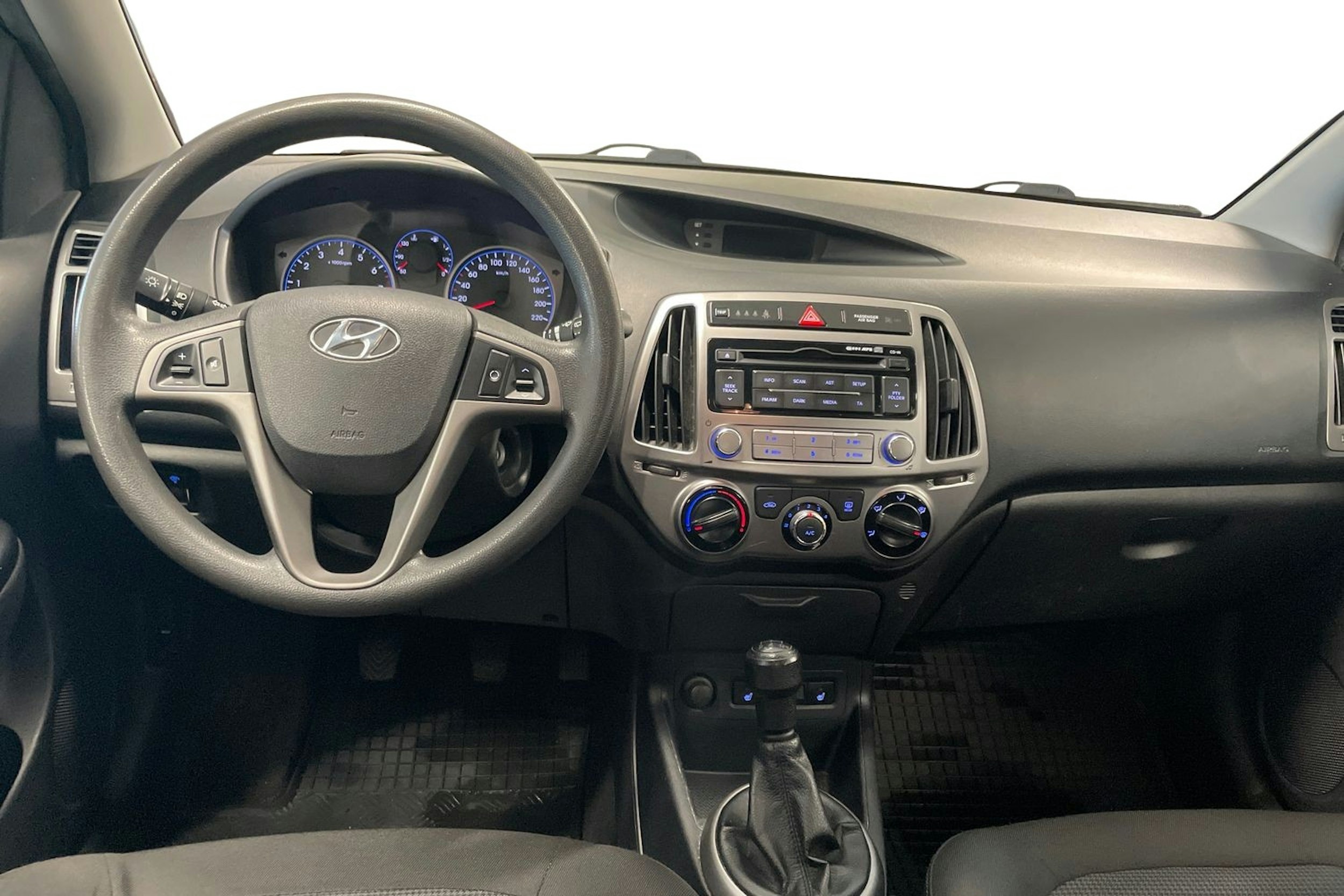 harmaa Hyundai i20 5d 2014 kuva 9.