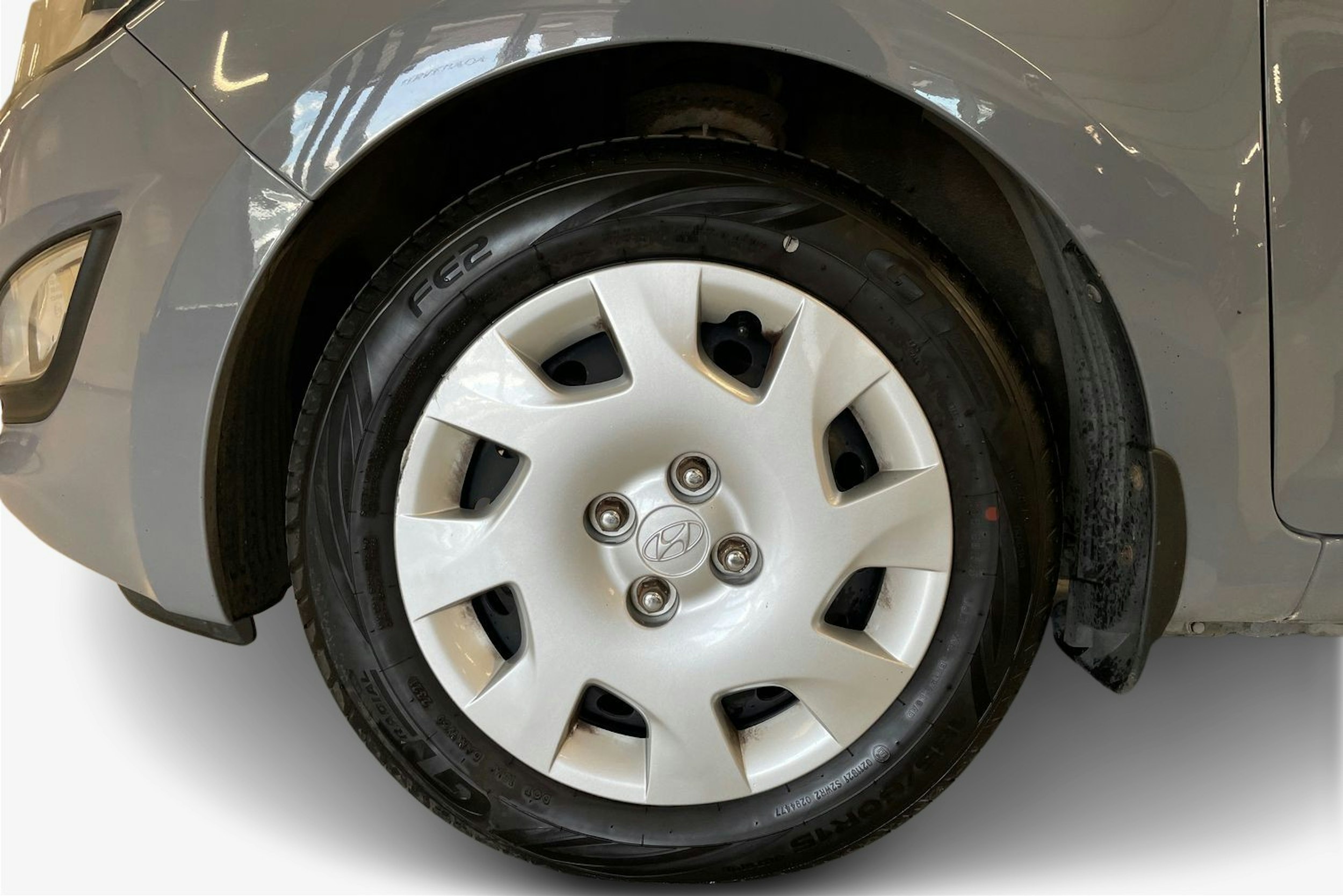 harmaa Hyundai i20 5d 2014 kuva 11.