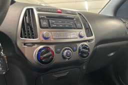 harmaa Hyundai i20 5d 2014 kuva 19.