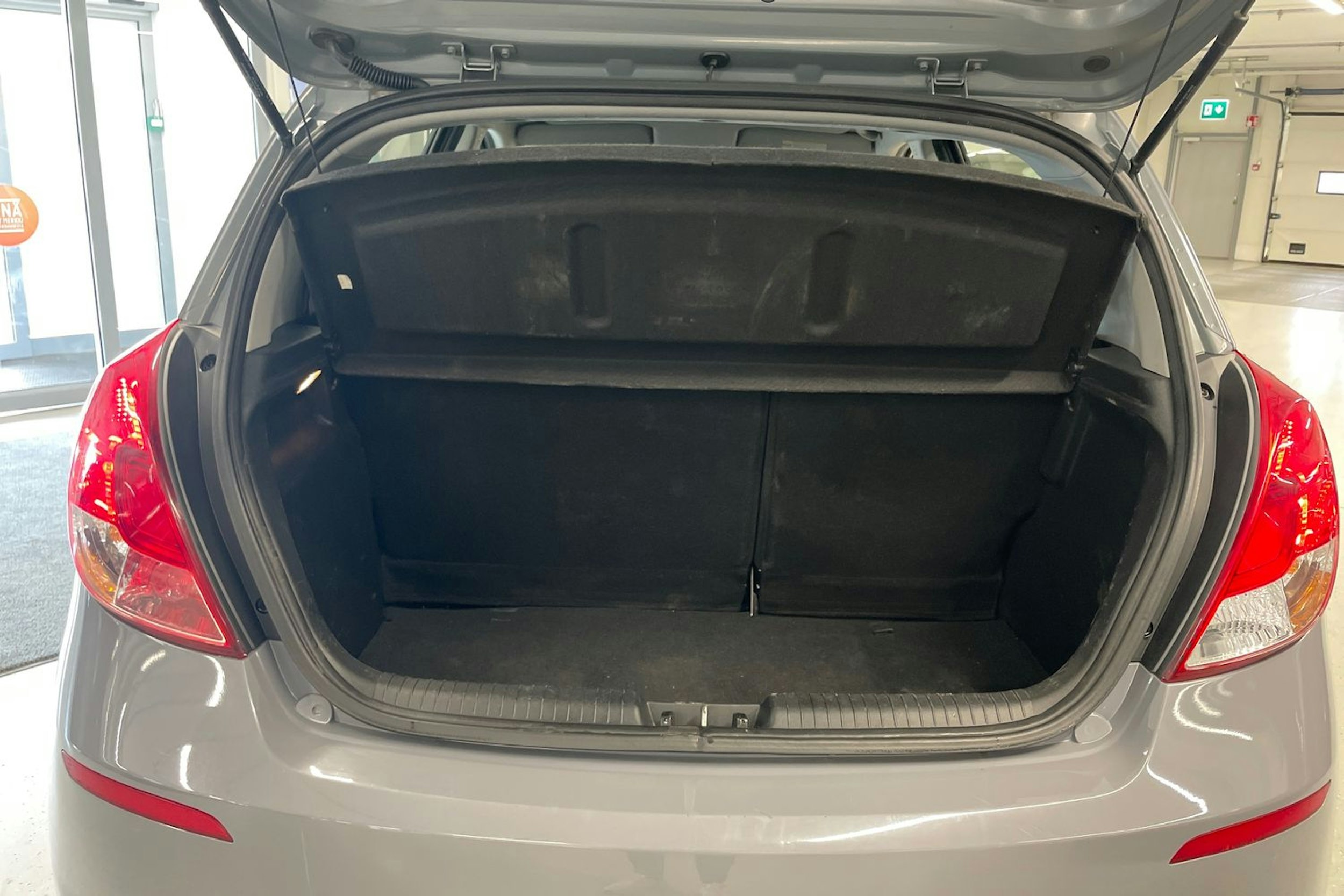 harmaa Hyundai i20 5d 2014 kuva 22.