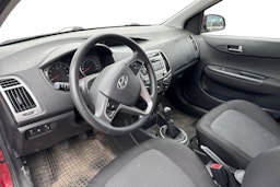 punainen Hyundai i20 5d 2014 kuva 3.
