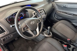 punainen Hyundai i20 5d 2014 kuva 6.