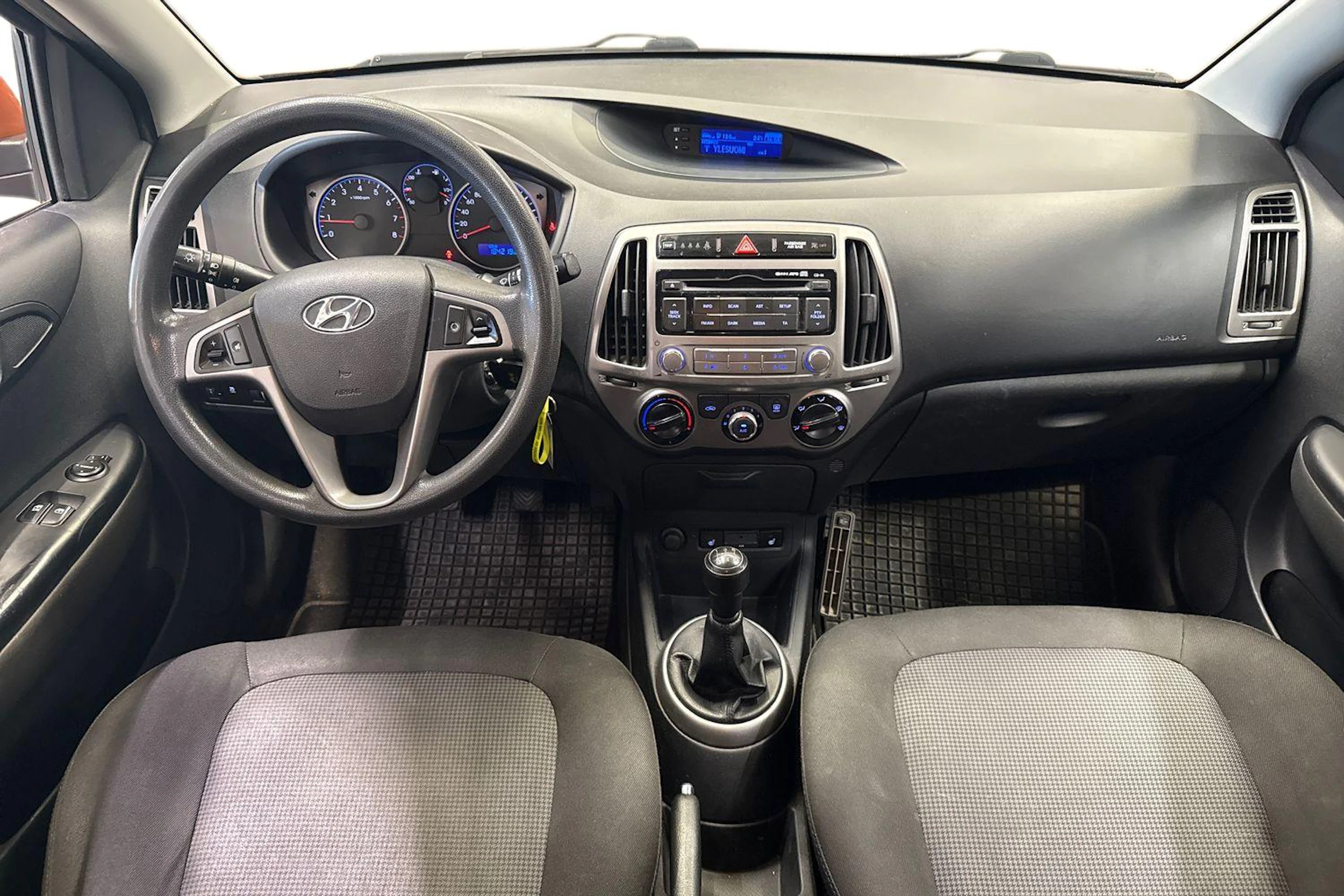 oranssi Hyundai i20 5d 2014 kuva 7.