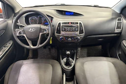 oranssi Hyundai i20 5d 2014 kuva 7.