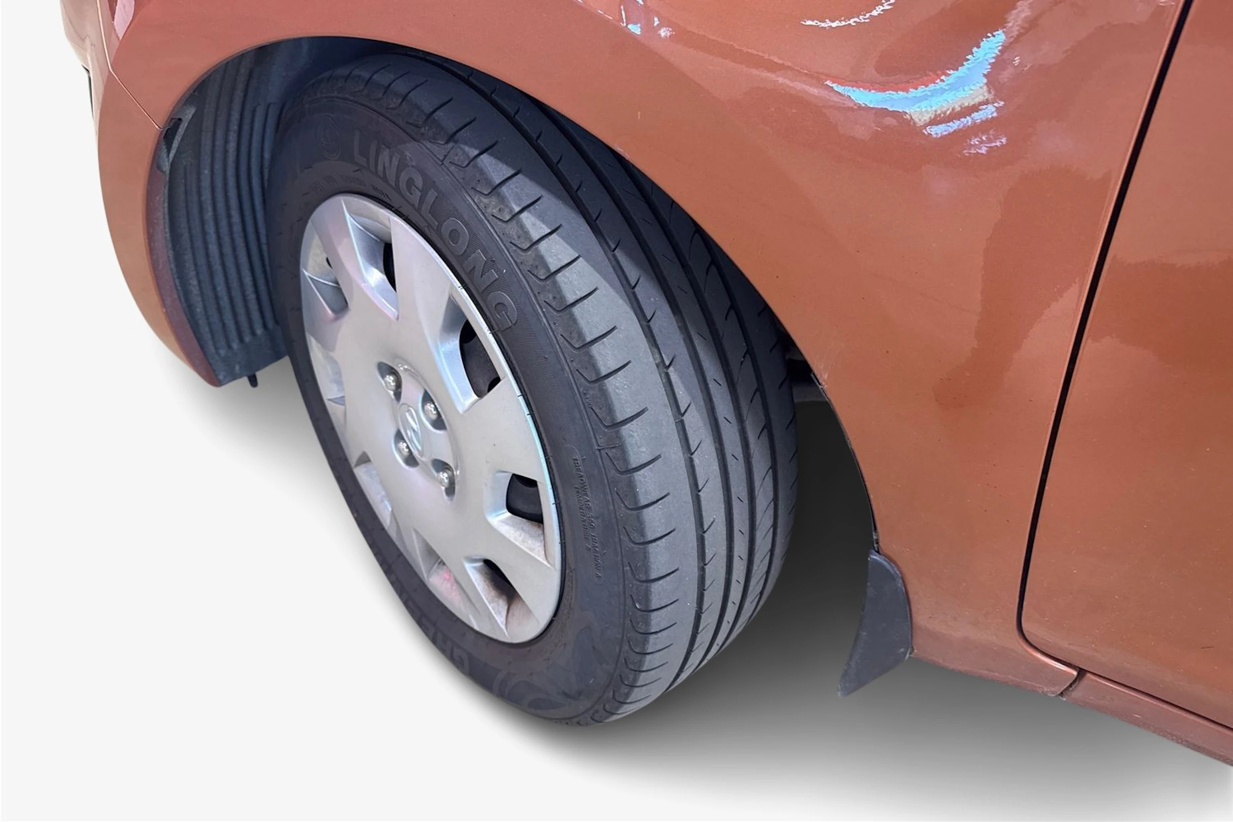 oranssi Hyundai i20 5d 2014 kuva 9.
