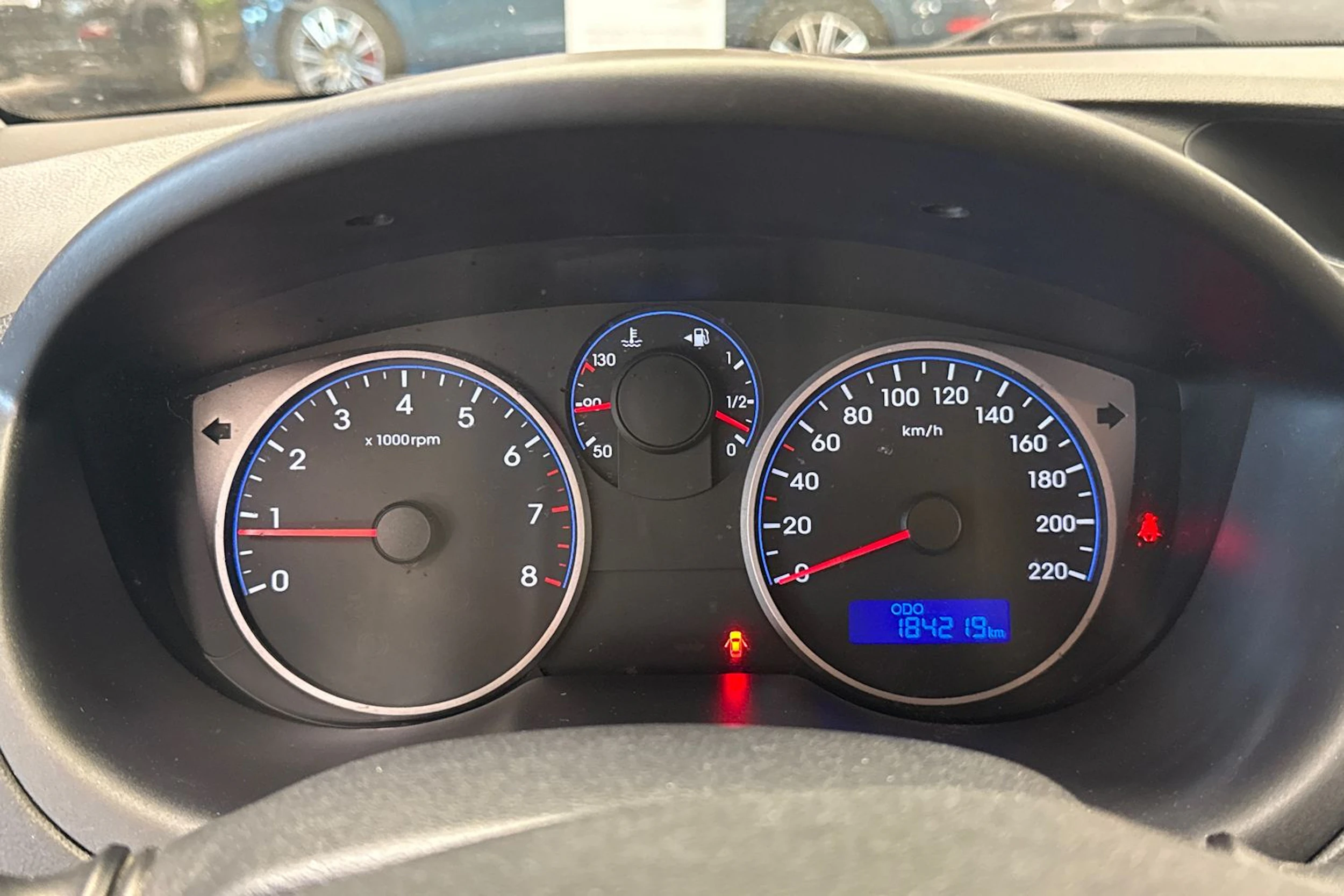 oranssi Hyundai i20 5d 2014 kuva 12.