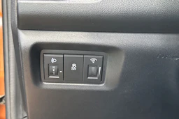oranssi Hyundai i20 5d 2014 kuva 16.