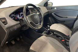 valkoinen Hyundai i20 5d 2016 kuva 8.