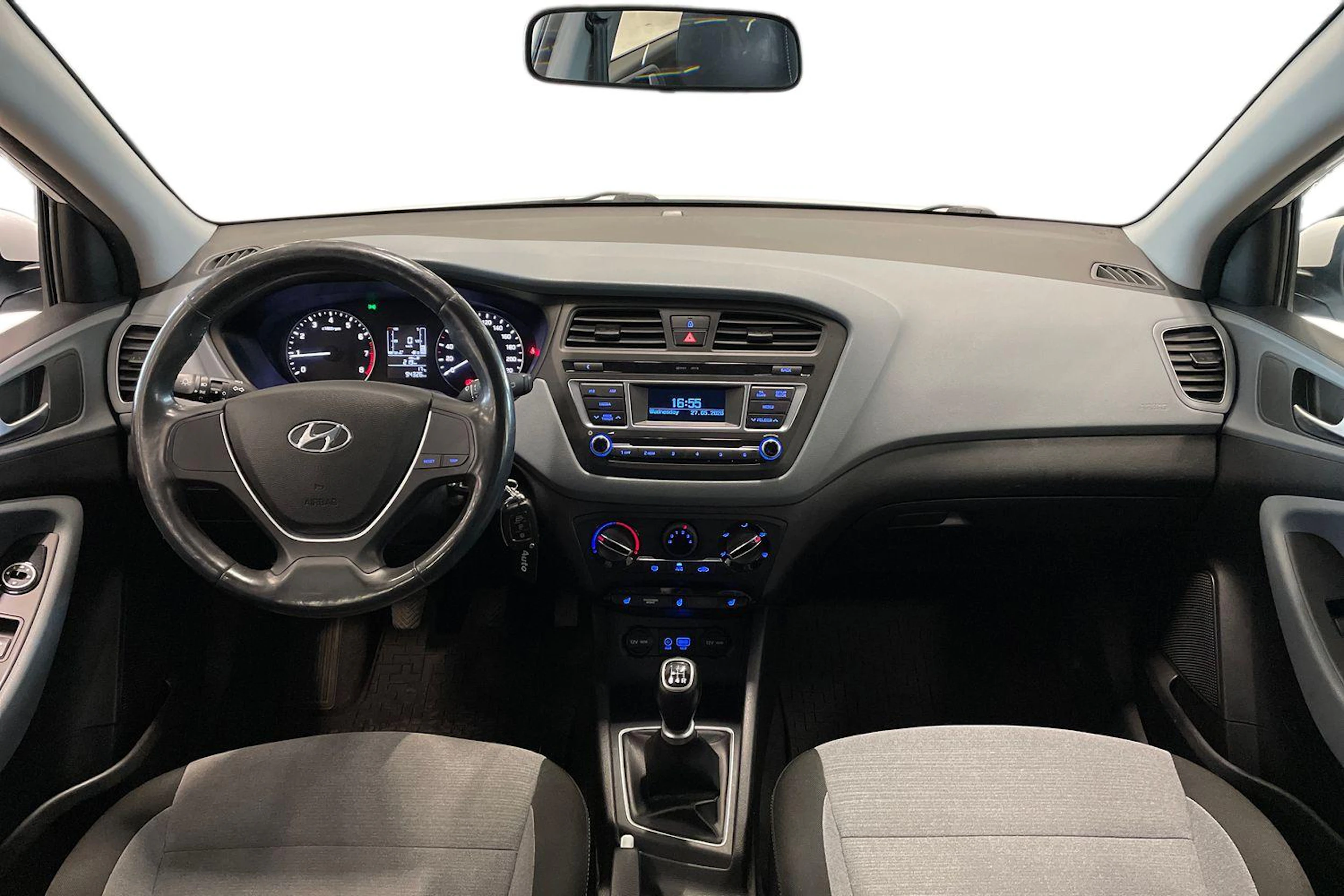 valkoinen Hyundai i20 5d 2016 kuva 9.
