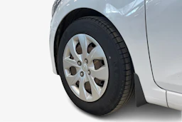 valkoinen Hyundai i20 5d 2016 kuva 12.