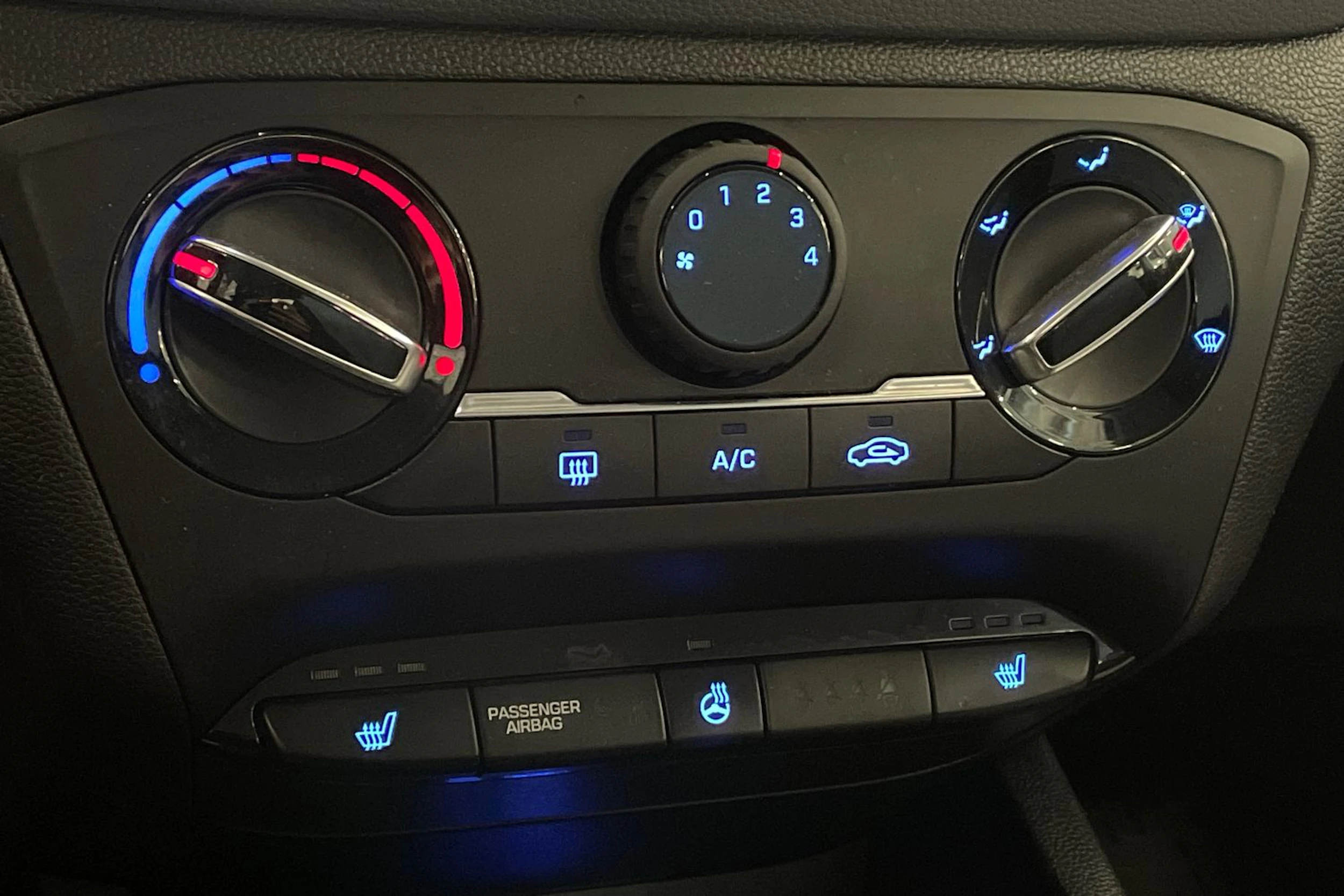 valkoinen Hyundai i20 5d 2016 kuva 20.