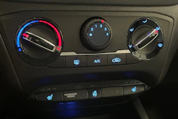 valkoinen Hyundai i20 5d 2016 kuva 20.
