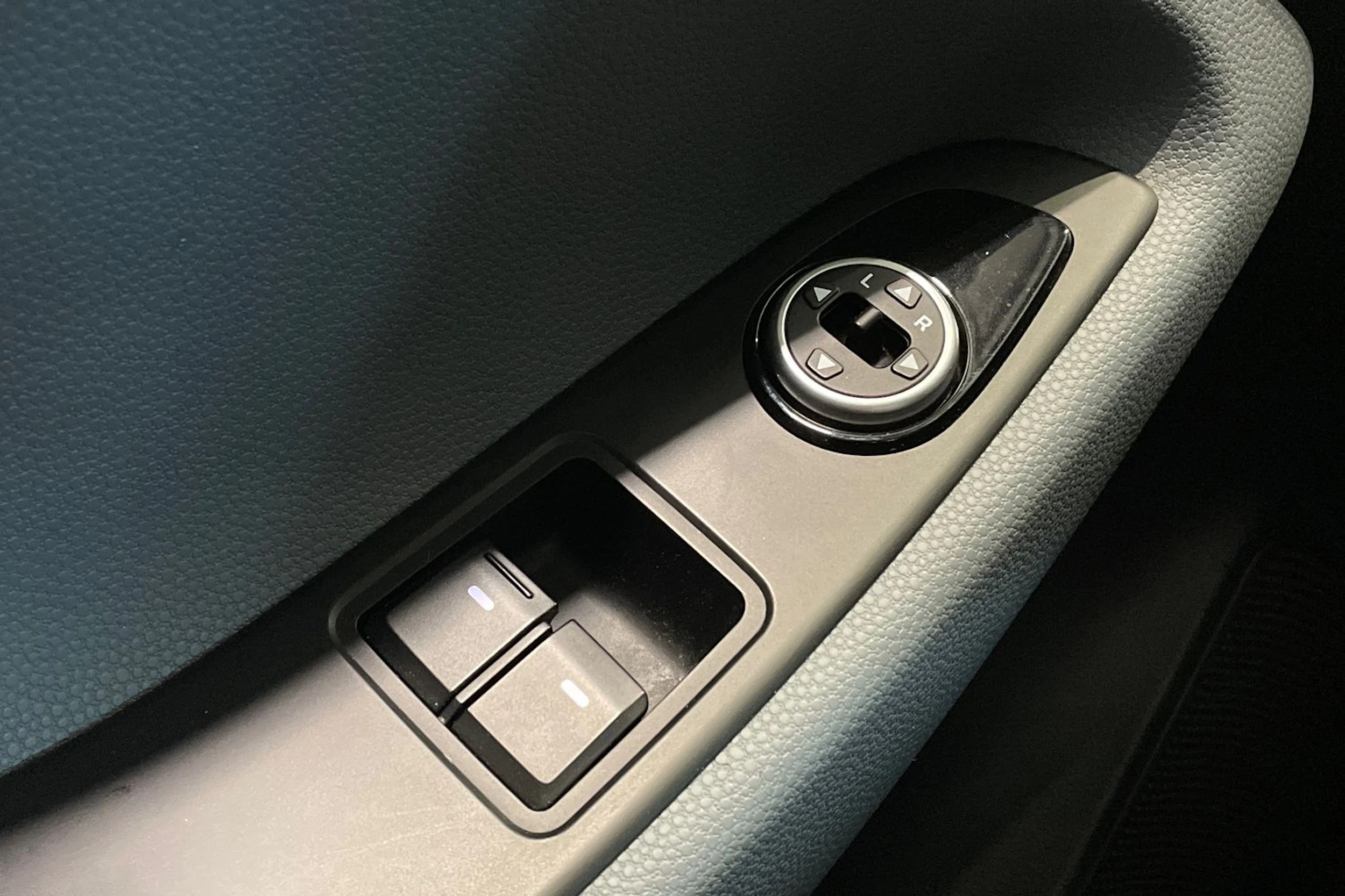 valkoinen Hyundai i20 5d 2016 kuva 23.
