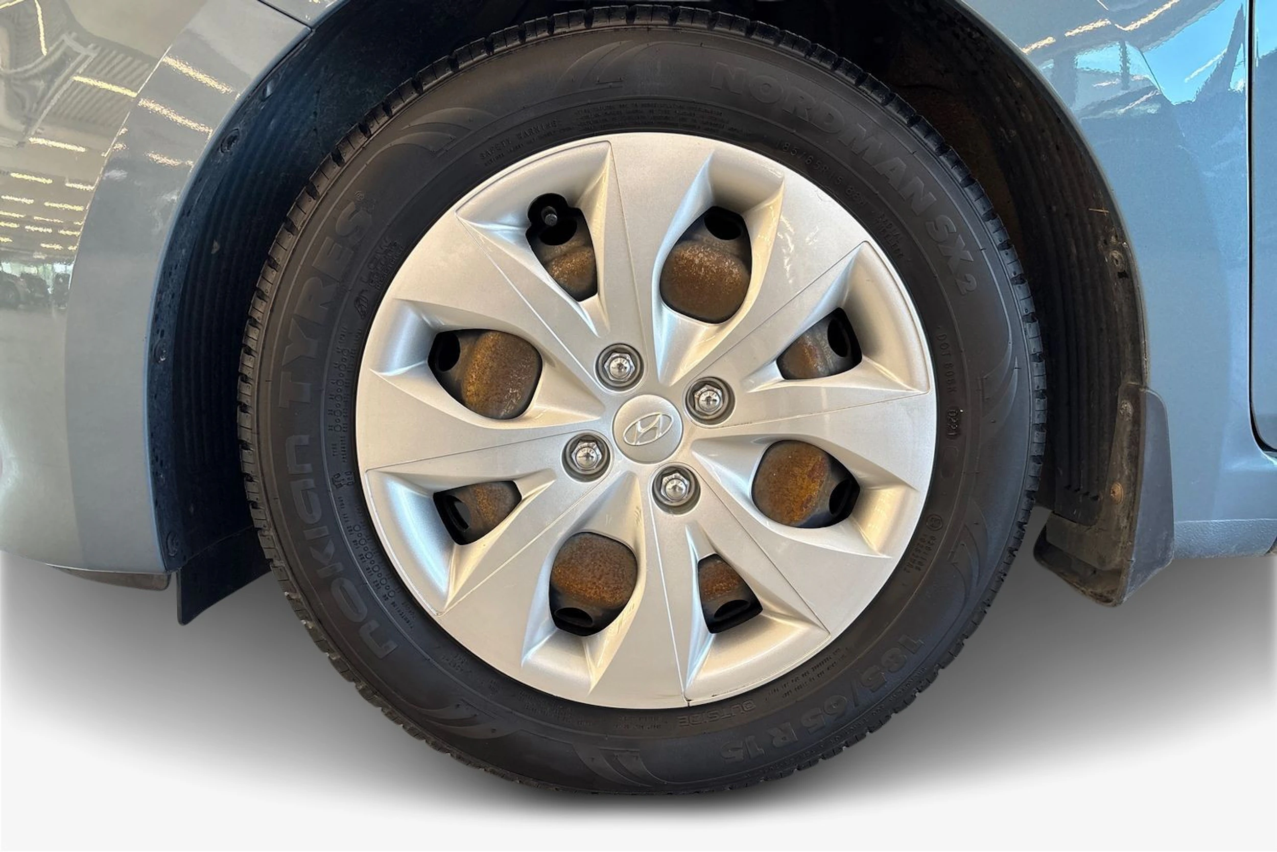 sininen Hyundai i20 5d 2015 kuva 9.