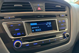 sininen Hyundai i20 5d 2015 kuva 14.