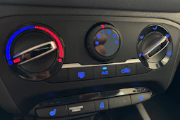 sininen Hyundai i20 5d 2015 kuva 15.