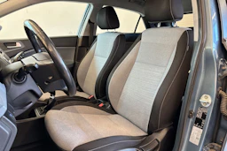 sininen Hyundai i20 5d 2015 kuva 17.