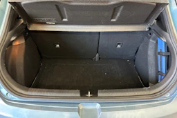 sininen Hyundai i20 5d 2015 kuva 18.