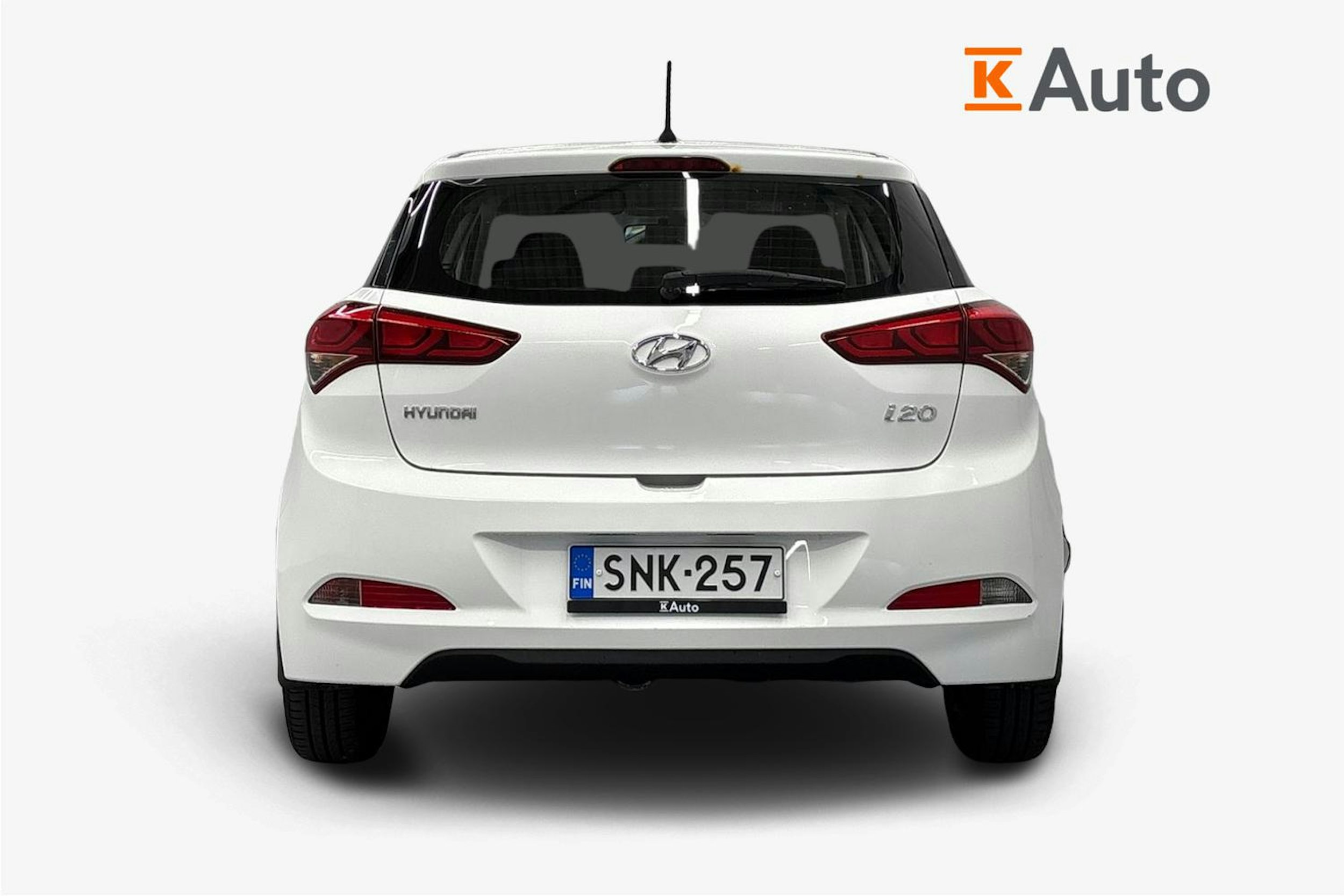 valkoinen Hyundai i20 5d 2015 kuva 3.