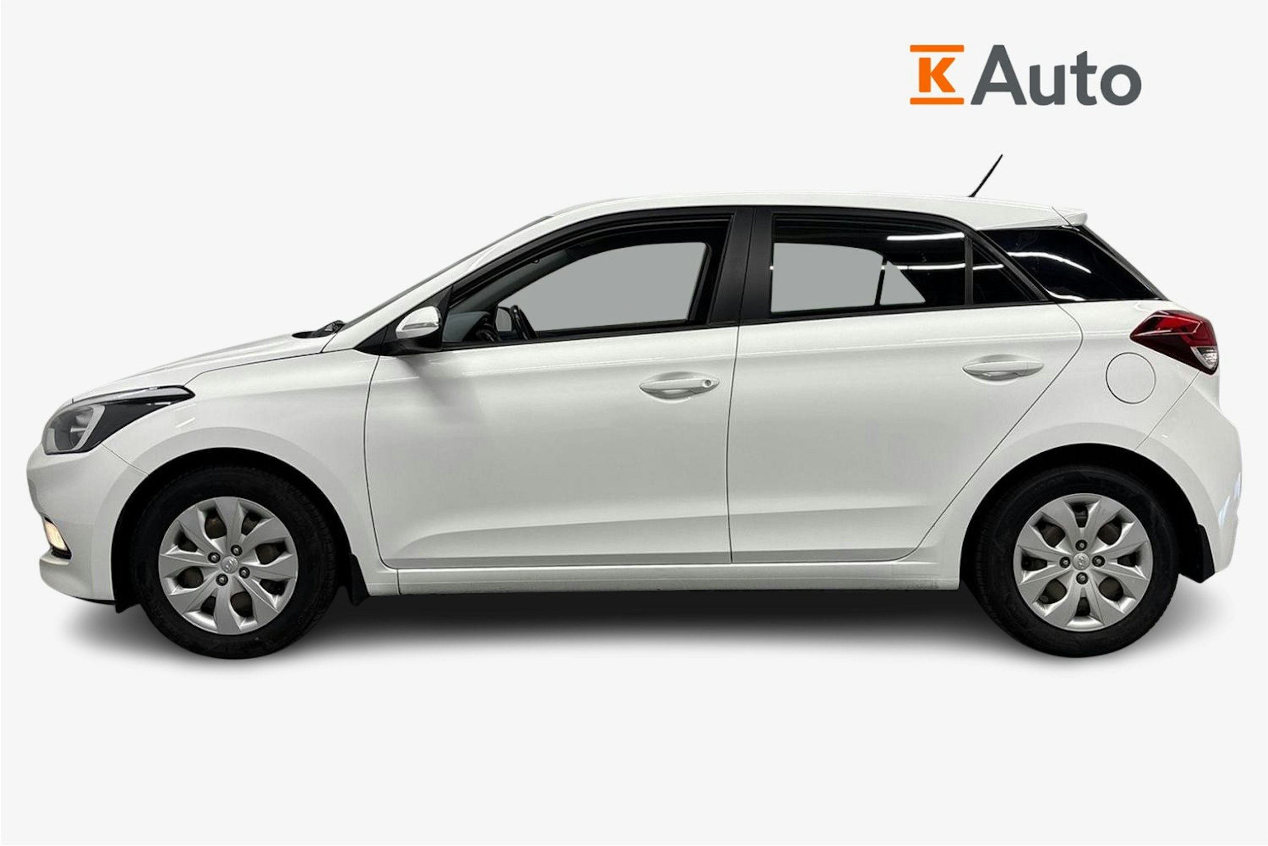 valkoinen Hyundai i20 5d 2015 kuva 6.