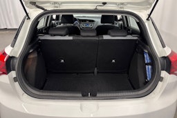 valkoinen Hyundai i20 5d 2015 kuva 16.