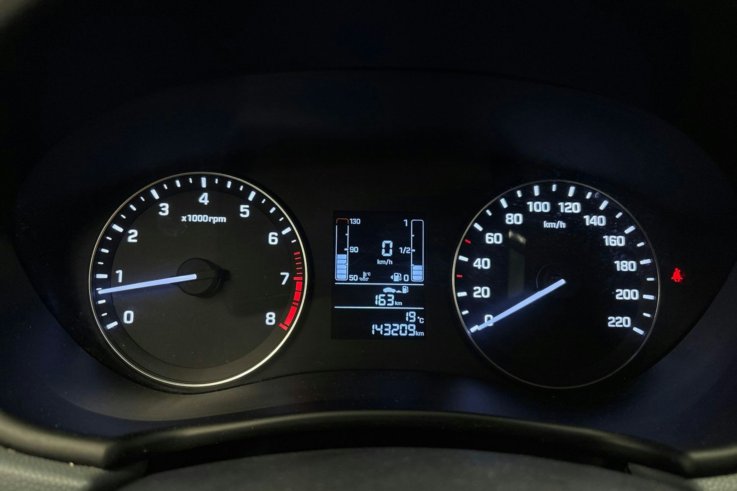valkoinen Hyundai i20 5d 2015 kuva 17.
