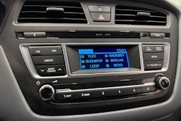 valkoinen Hyundai i20 5d 2015 kuva 20.