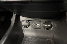 valkoinen Hyundai i20 5d 2015 kuva 22.